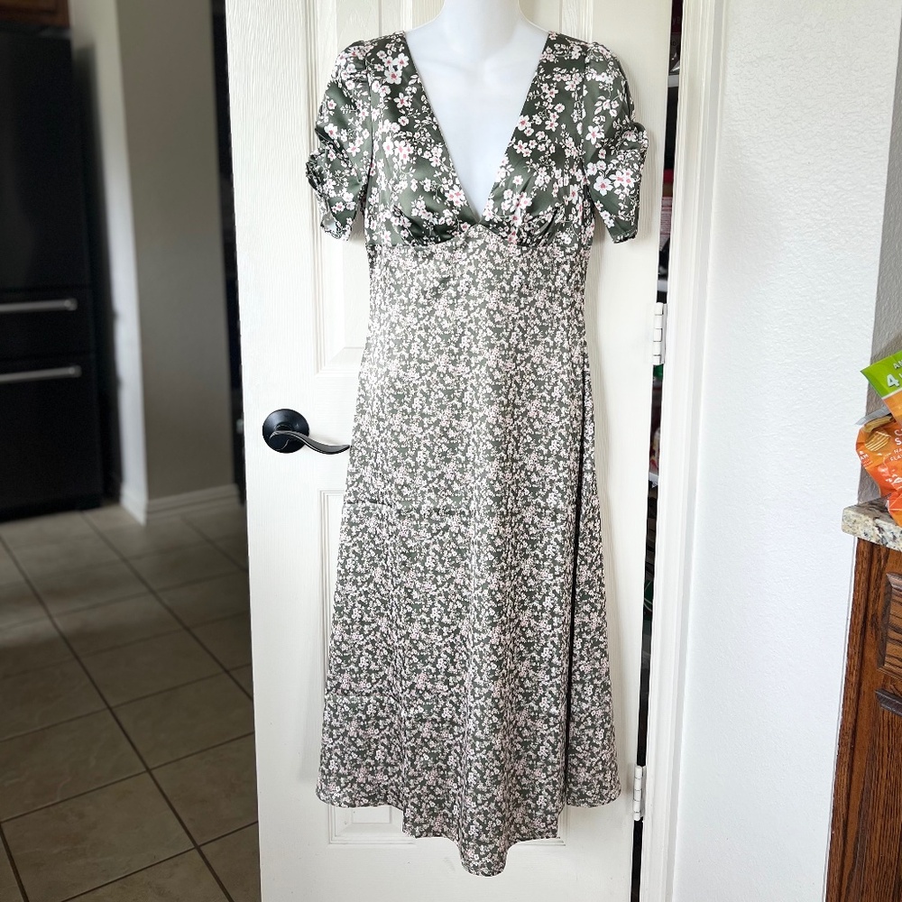 NWT Backyard Roses Boutique Floral Katrina Dress S